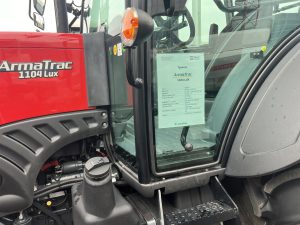 Tesla е изпреварена от BYD в глобалните продажби на EV през 2025 г