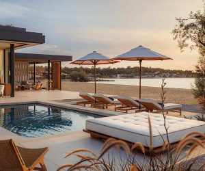 Китай казва, че икономическите и търговски връзки с Венецуела остават непроменени