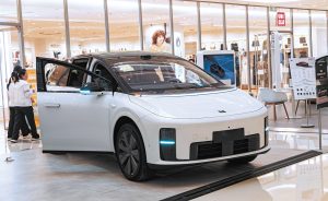 Световните лаборатории на Fei-Fei Li си партнират с Lightwheel AI, за да усъвършенстват оценката на вграден AI