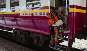 10 Simple Ways Solo Travelers Can Meet People Abroad
