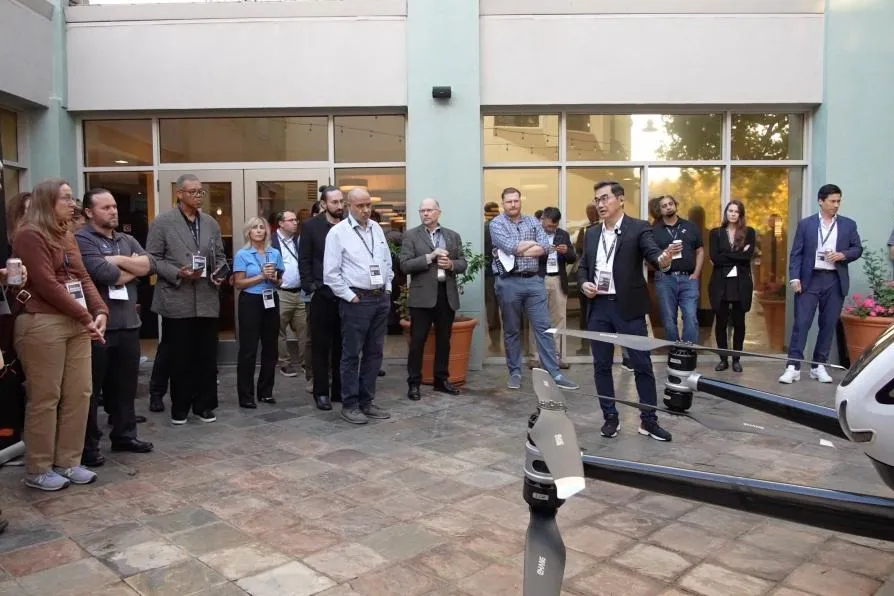 Гуанджоу фирма открива щанд в Силиконовата долина