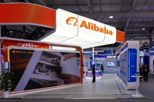 Търсенето на AI услуги стимулира растежа на Alibaba през третото тримесечие