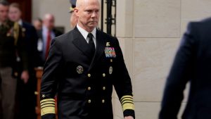 Адмирал отрича заповедта „убийте ги всички“ при нападение с лодка, но видеото тревожи американските законодатели