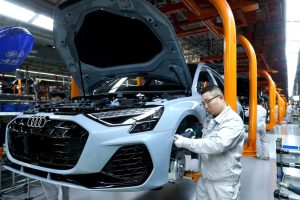 ЕС премахва забраната за двигатели с вътрешно горене през 2035 г. в победа за производителите на автомобили