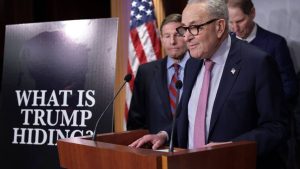 Топ демократ настоява Сената да заведе дело заради поетапното оповестяване на файловете на Епщайн от Министерството на правосъдието