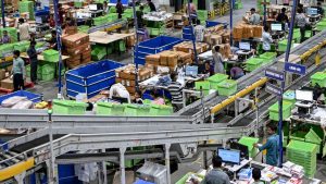 Силният икономически растеж на Индия прави впечатление на фона на съмненията относно „преувеличените“ данни