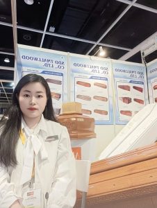 Китайка напуска преподаването, за да продава ковчези в Европа, генерирайки продажби от 6 милиона щатски долара годишно