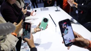 Xiaomi, Alibaba увеличават набирането на AI на фона на глобалната война за таланти