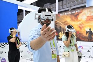 Отделяне? Не, дълбокото свързване е това, което видях в ослепителните изложбени зали