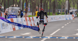 Honor разработва нова гама роботика след „Lightning“, включително четирикрако куче робот и Dexterous Hand